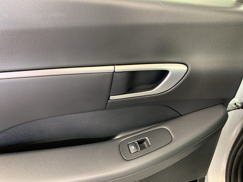 Vehicle photo 31