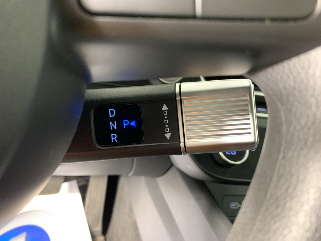 Vehicle photo 24