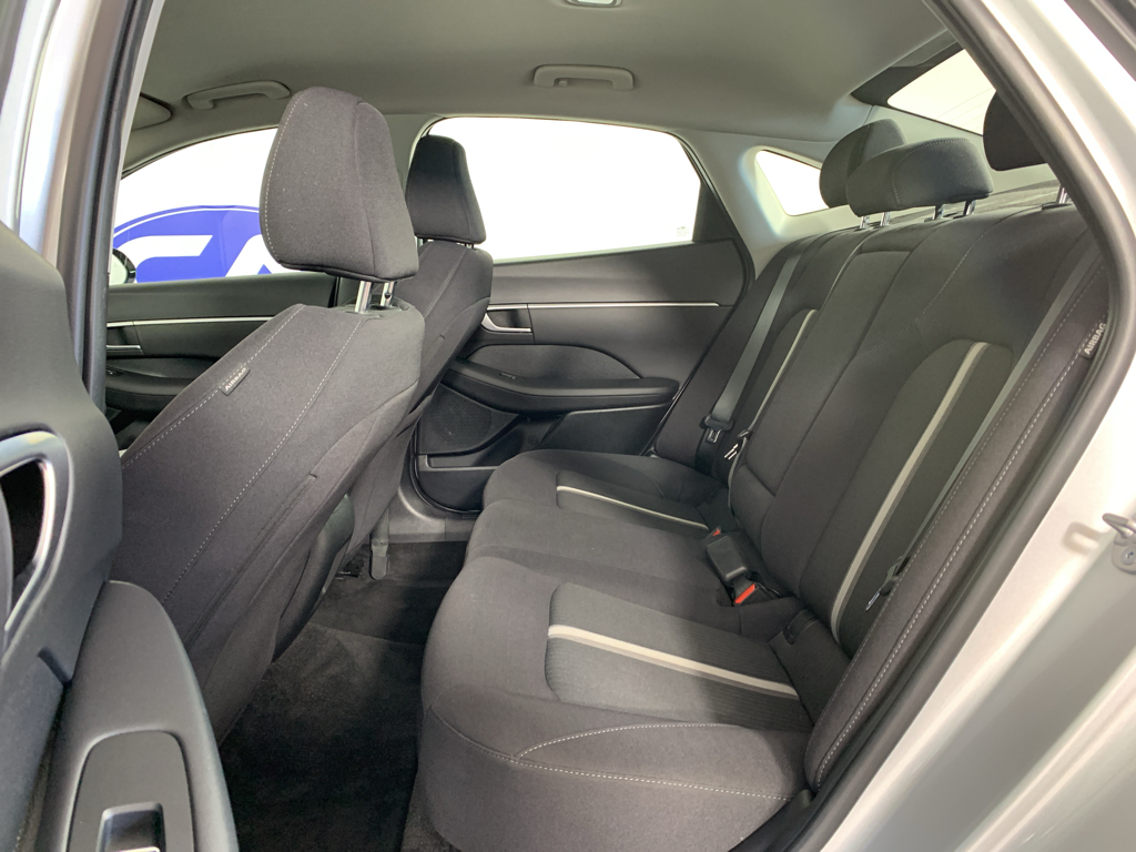 Vehicle photo 32