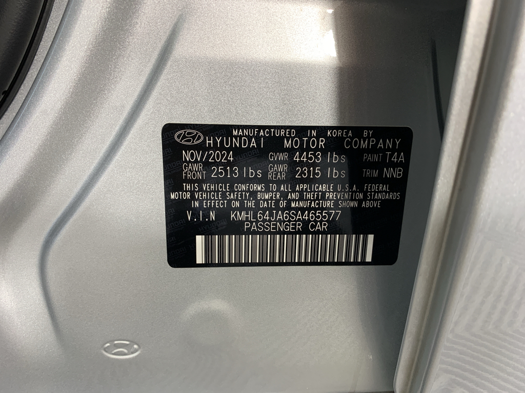 Vehicle photo 12