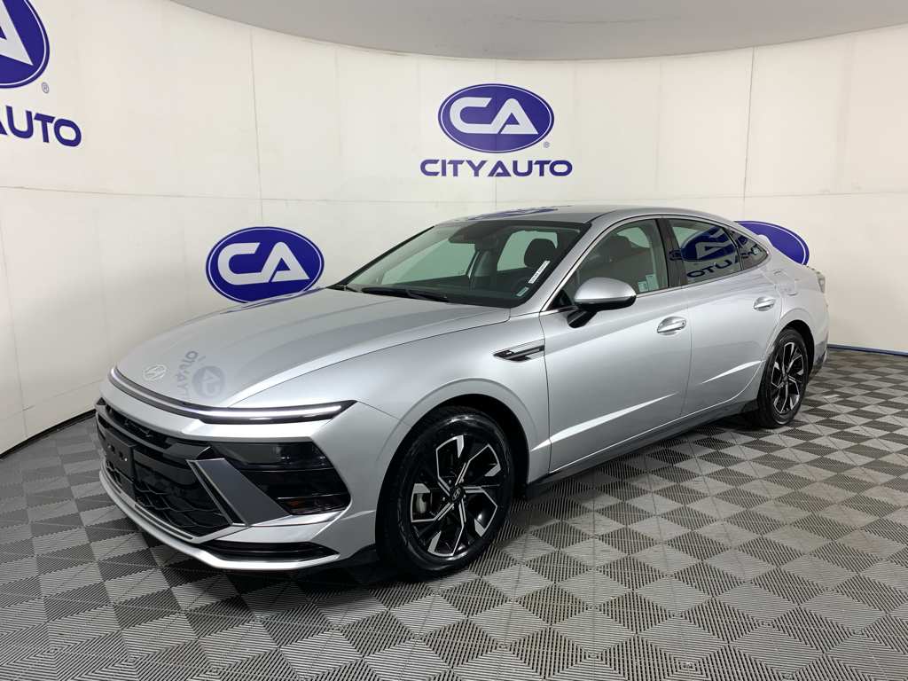 Vehicle photo 7