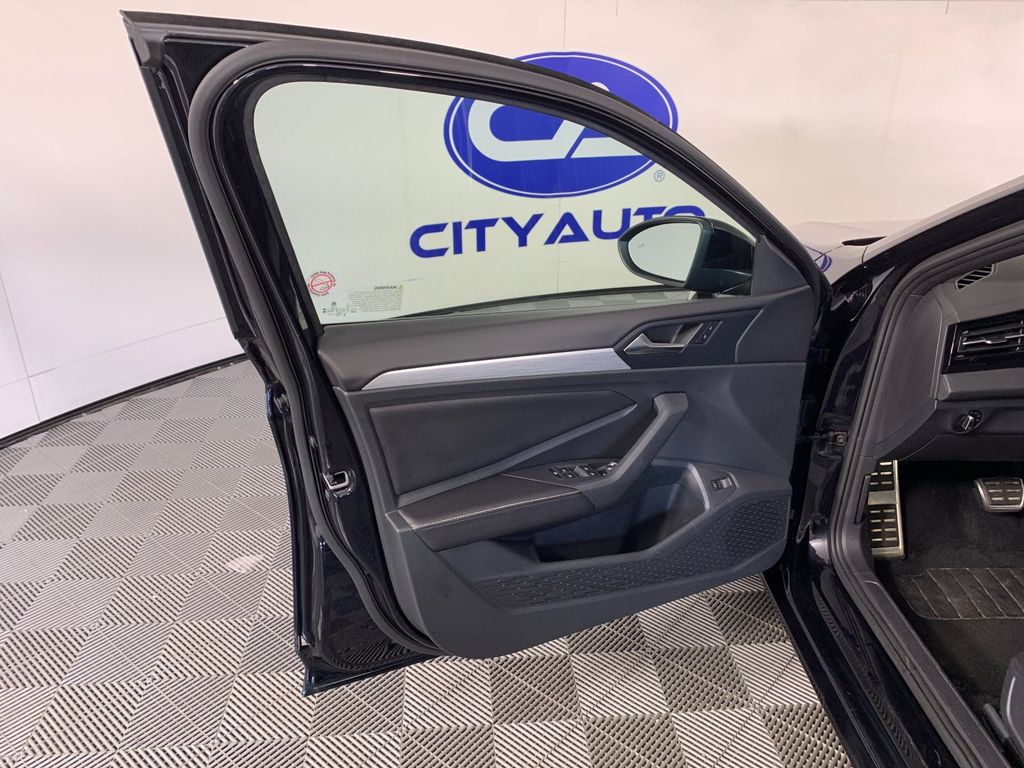 Used 2025 Volkswagen Jetta Sedan