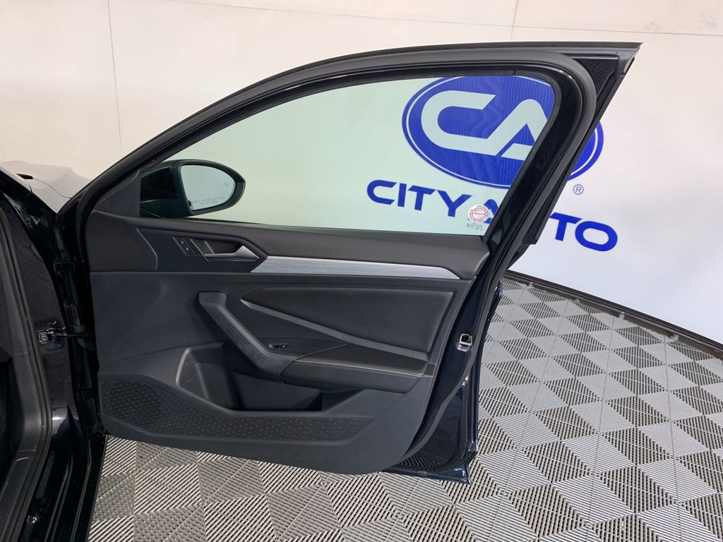 Used 2025 Volkswagen Jetta Sedan