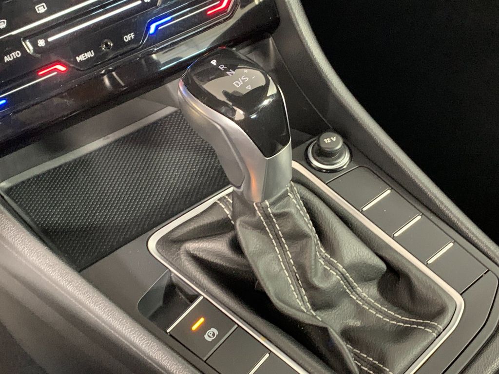 Used 2025 Volkswagen Jetta Sedan