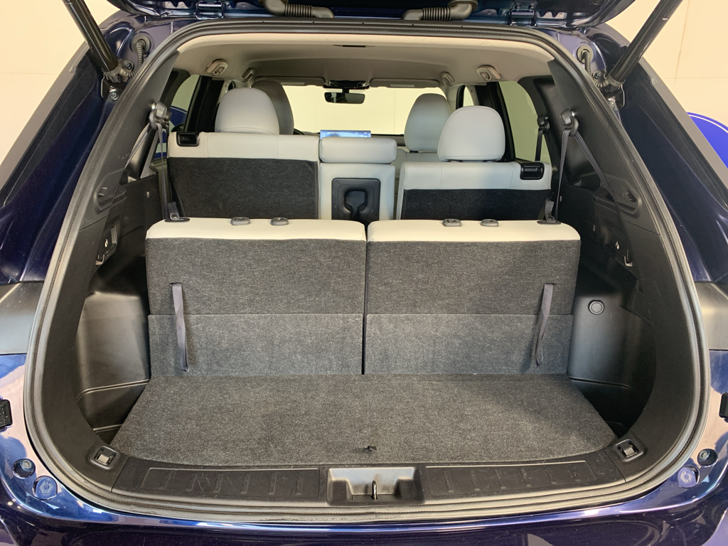 Vehicle photo 33