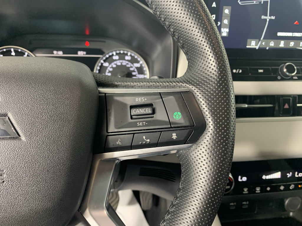 Vehicle photo 19