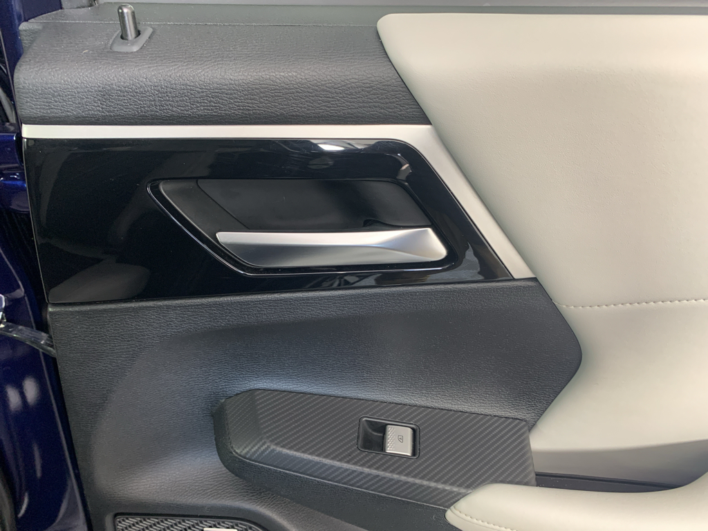 Vehicle photo 35