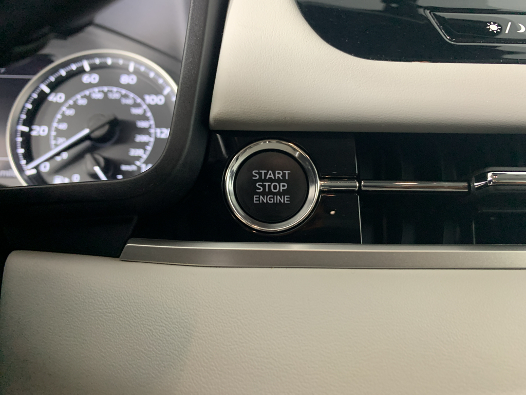 Vehicle photo 17