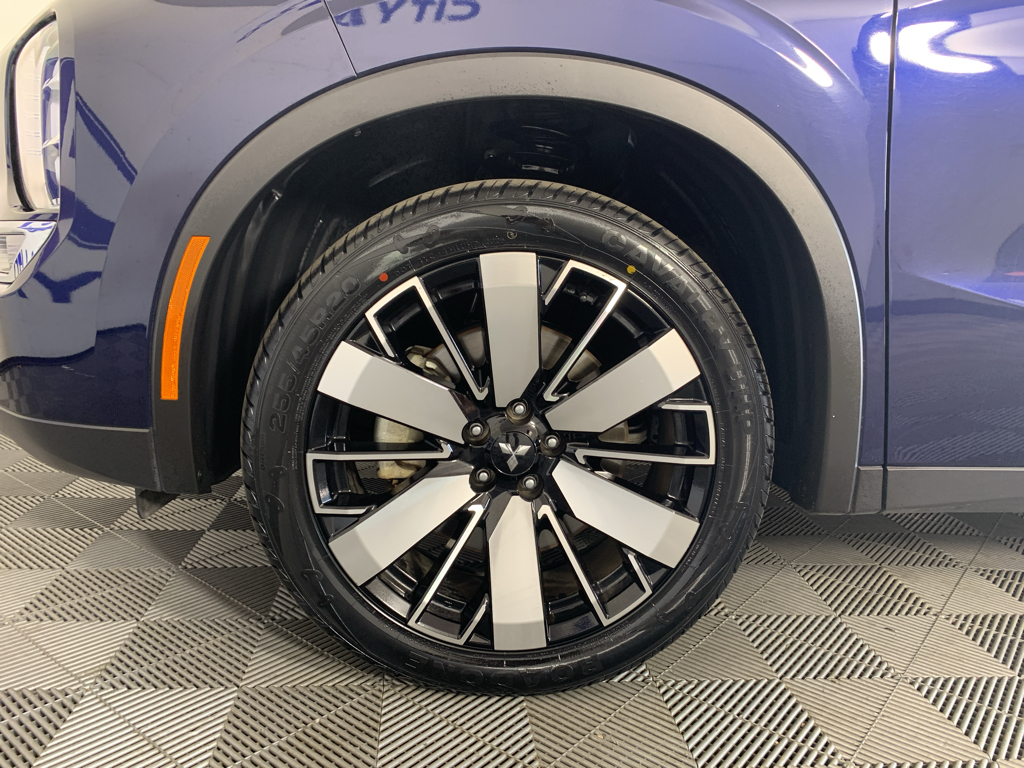 Vehicle photo 11