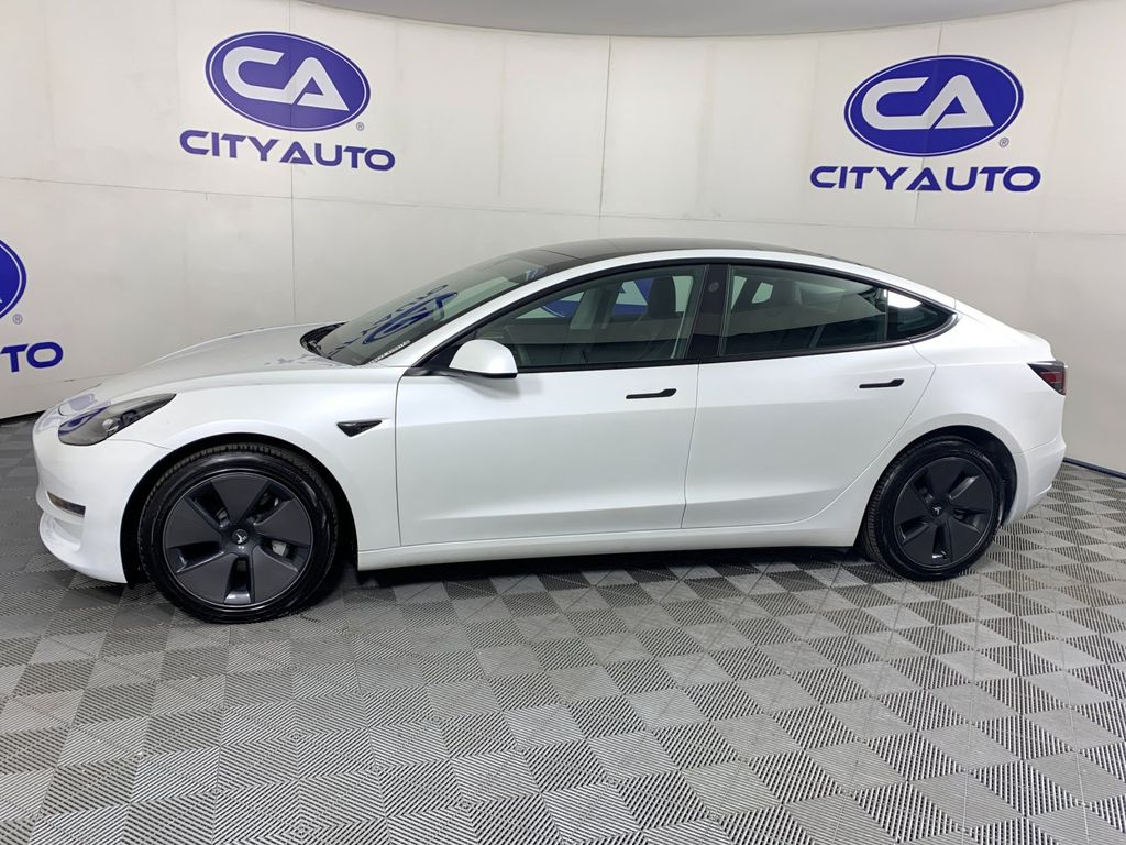 Vehicle photo 6