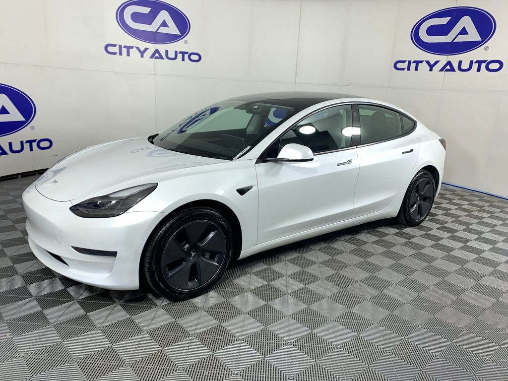 Vehicle photo 7