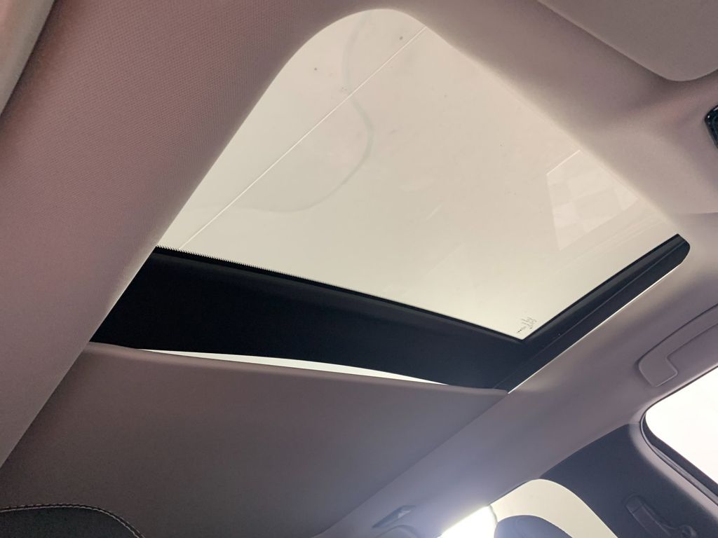 Vehicle photo 42