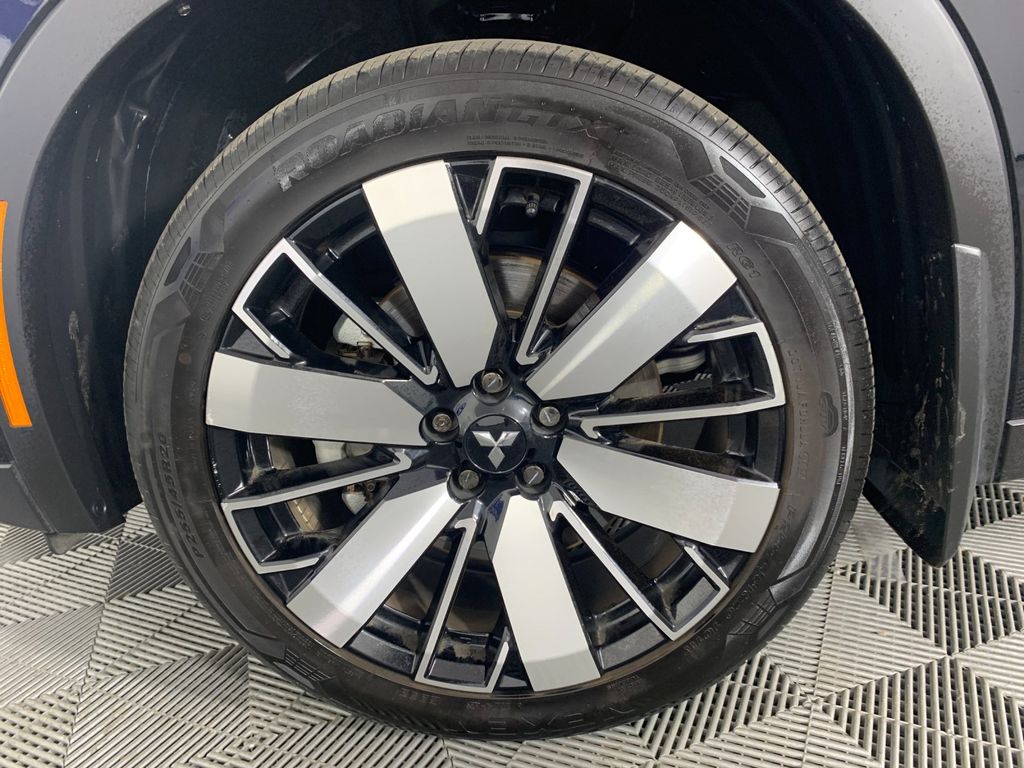 Vehicle photo 11