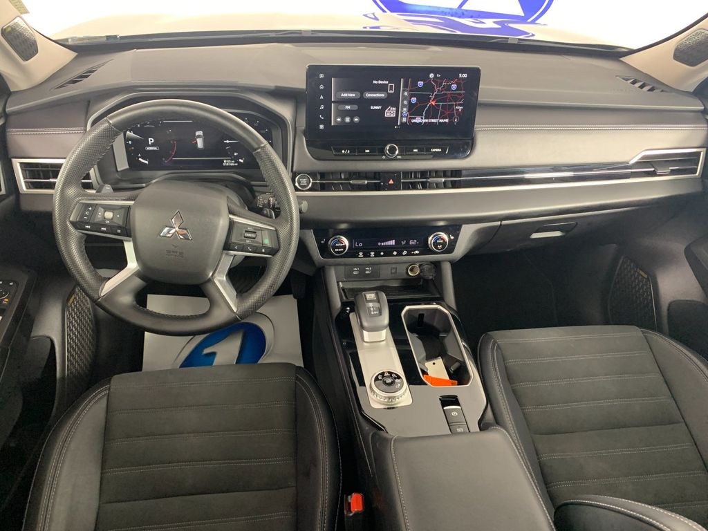Vehicle photo 34