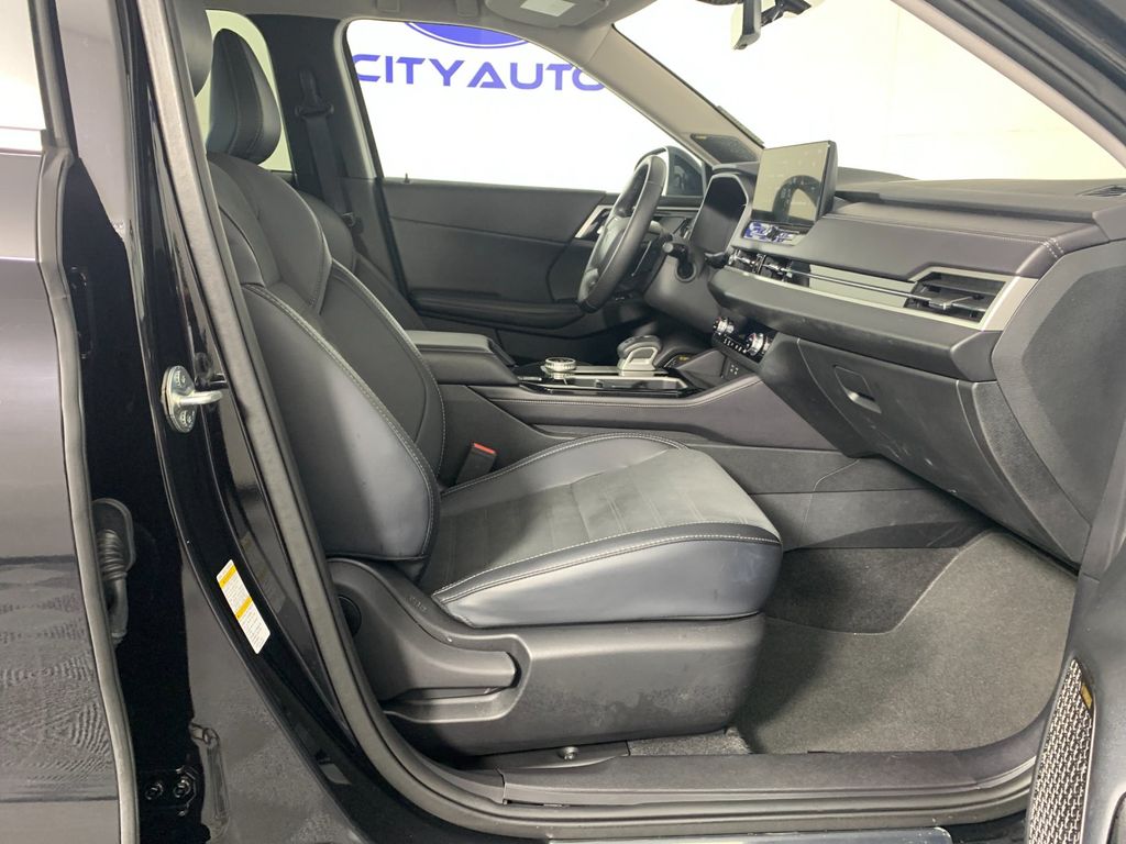 Vehicle photo 41