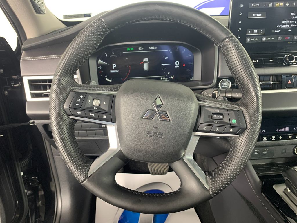 Vehicle photo 21