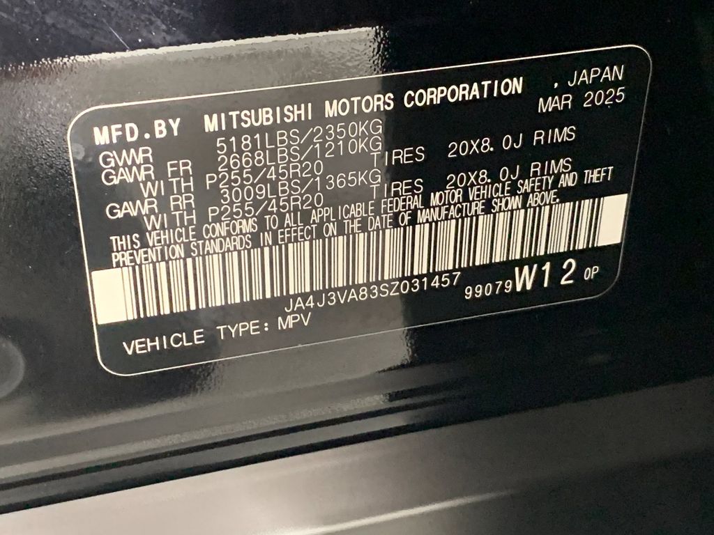 Vehicle photo 12