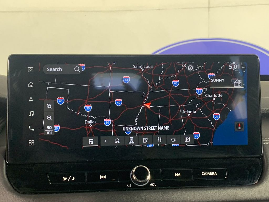 Vehicle photo 25