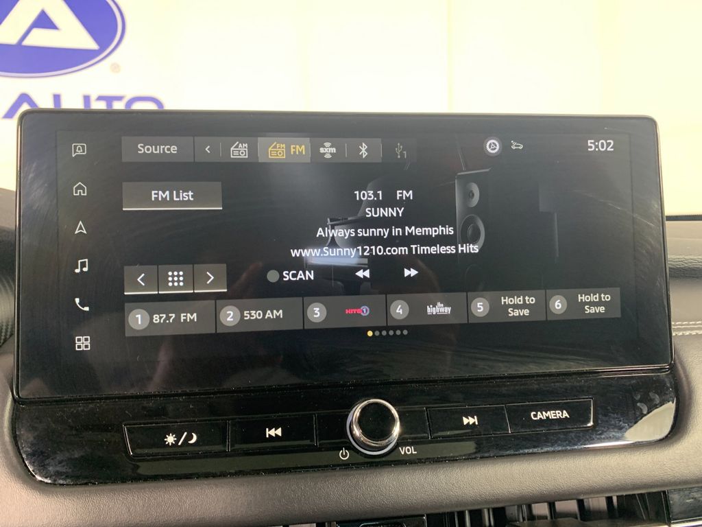 Vehicle photo 27