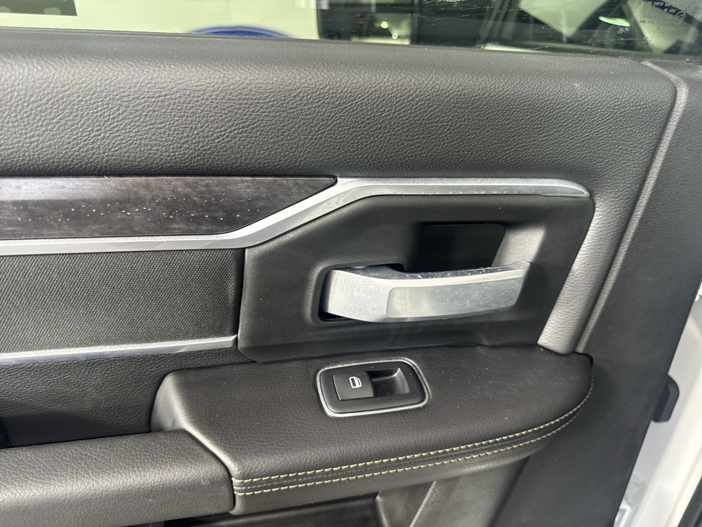 Vehicle photo 27