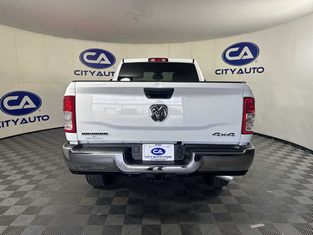 Vehicle photo 4