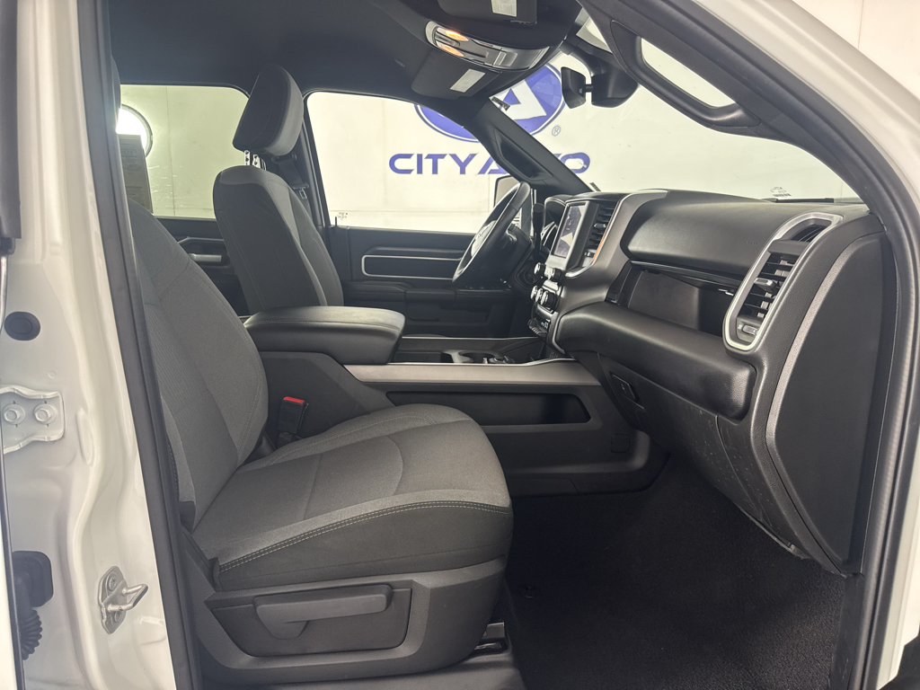 Vehicle photo 35