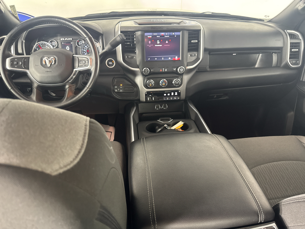 Vehicle photo 29