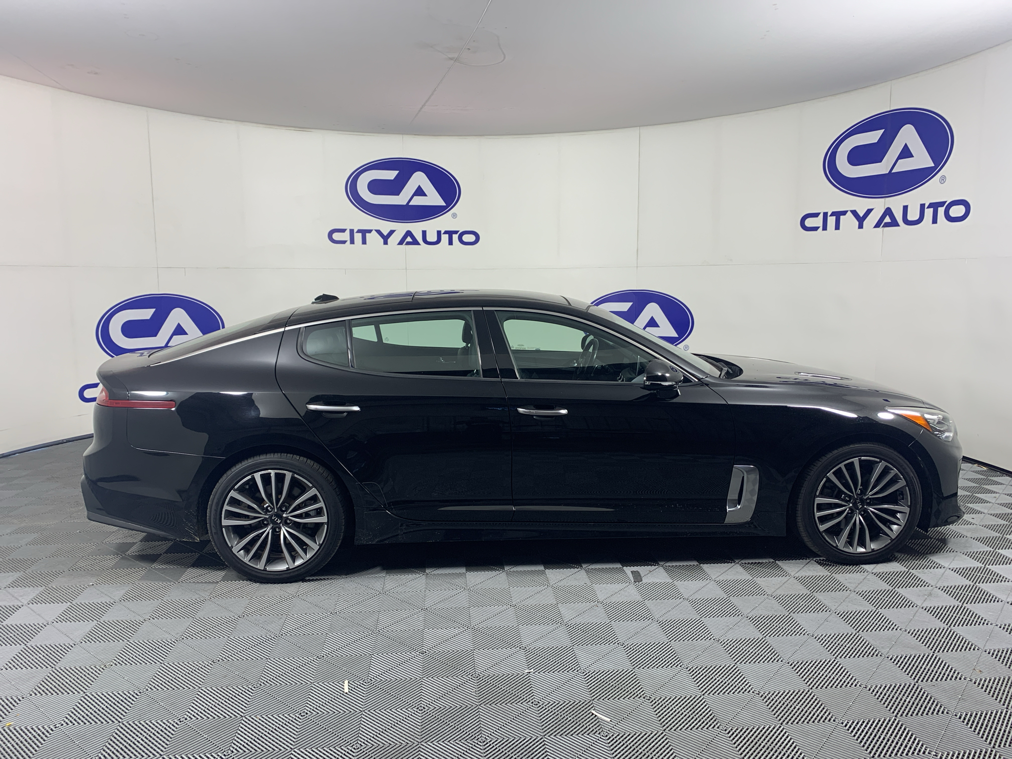 Used 2018 Kia Stinger Sedan