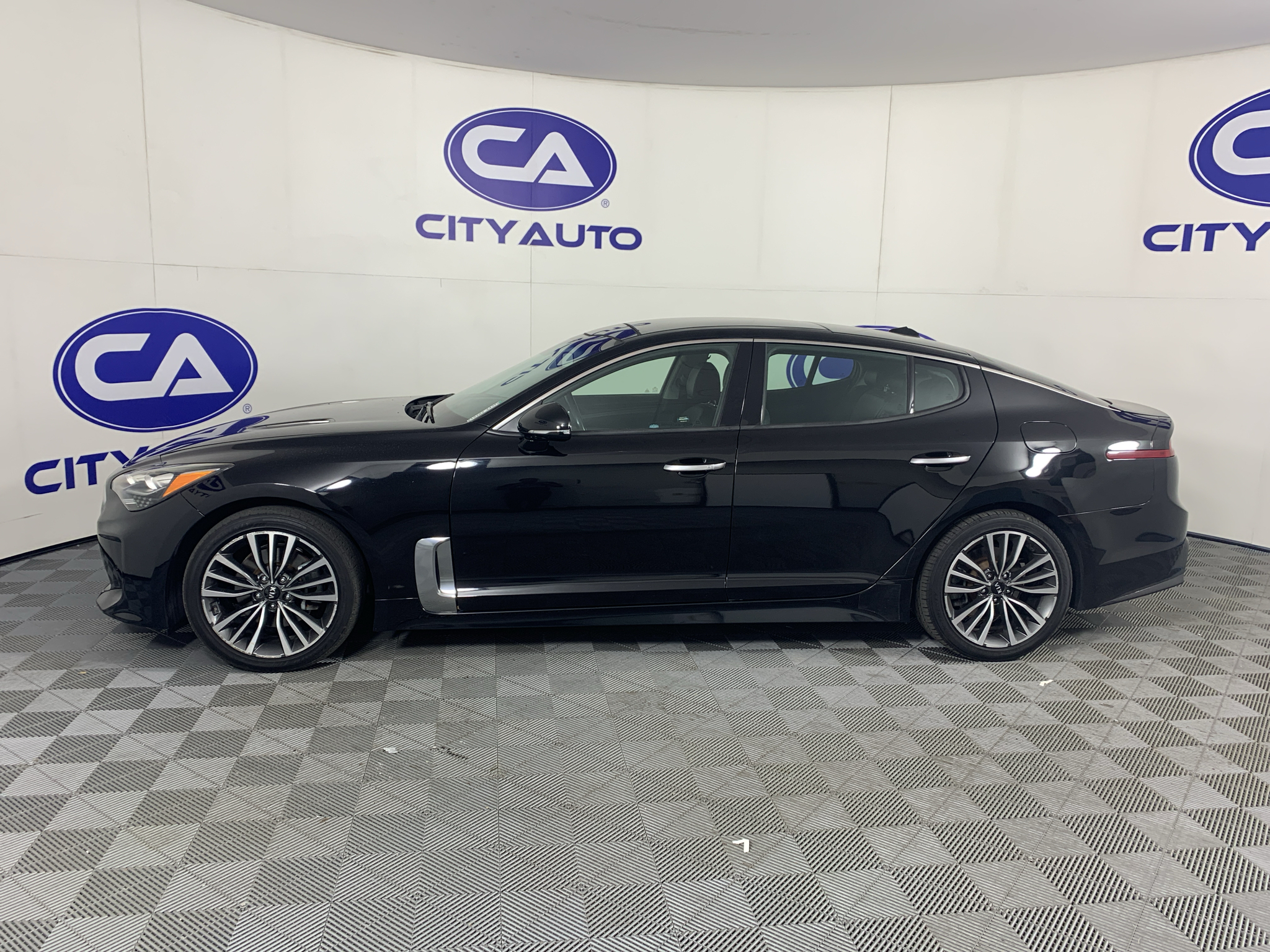 Used 2018 Kia Stinger Sedan