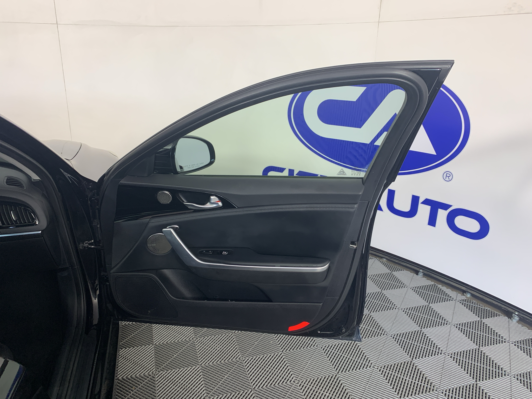 Used 2018 Kia Stinger Sedan