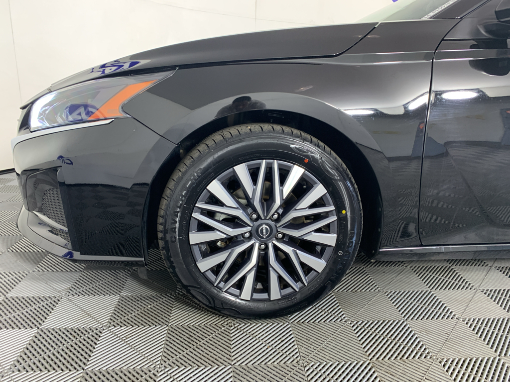 Used 2025 Nissan Altima Sedan