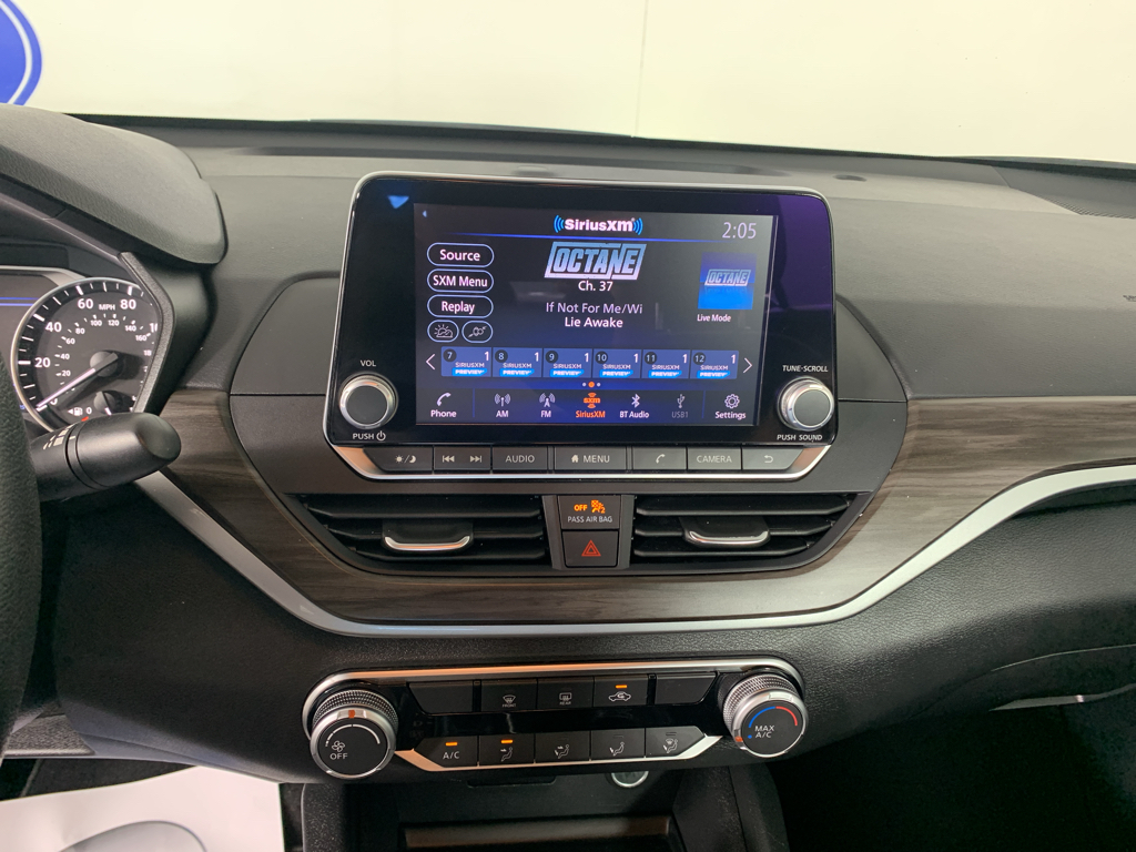 Used 2025 Nissan Altima Sedan