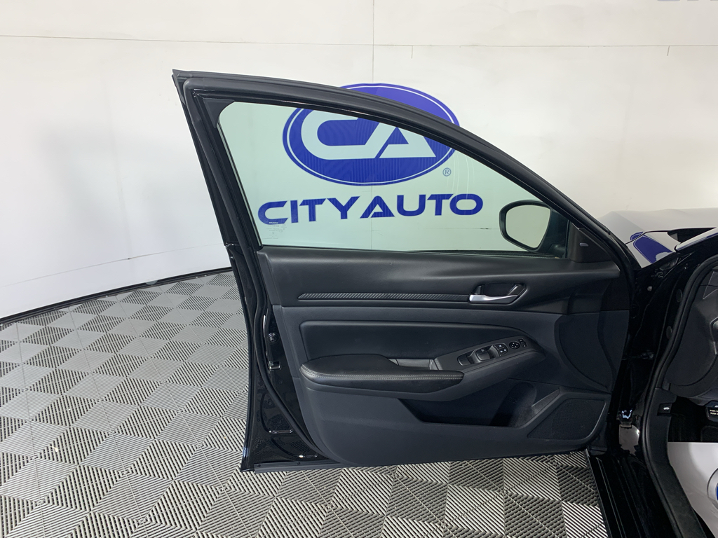 Used 2025 Nissan Altima Sedan