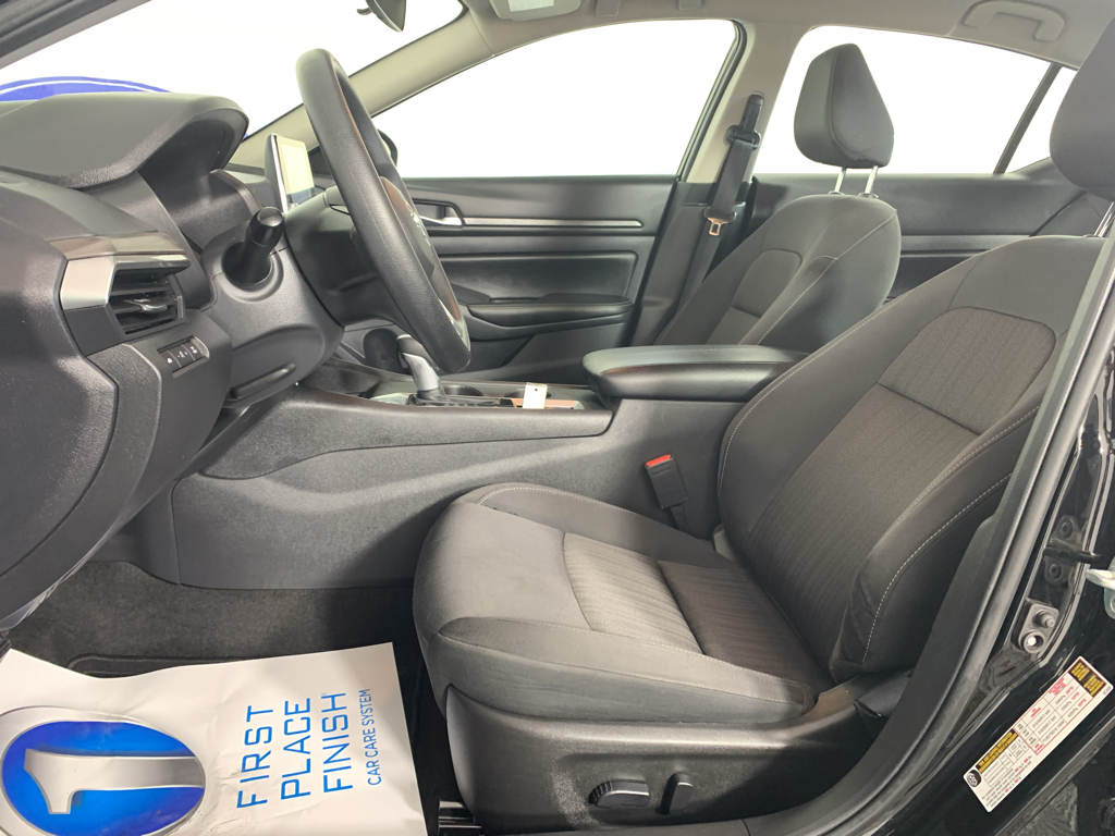 Used 2025 Nissan Altima Sedan