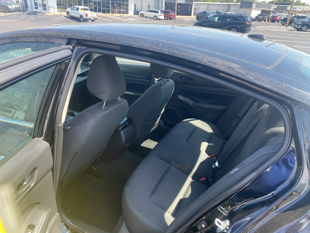 Vehicle photo 2