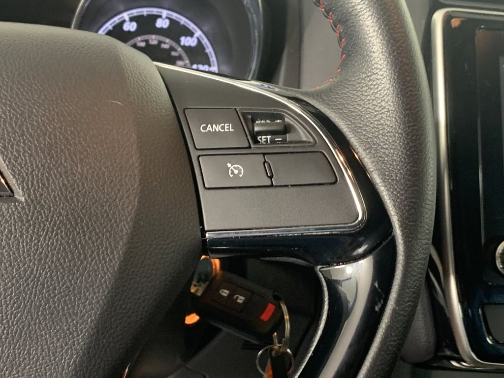 Vehicle photo 18