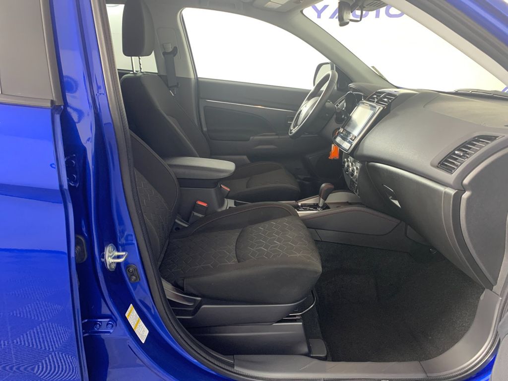 Vehicle photo 38