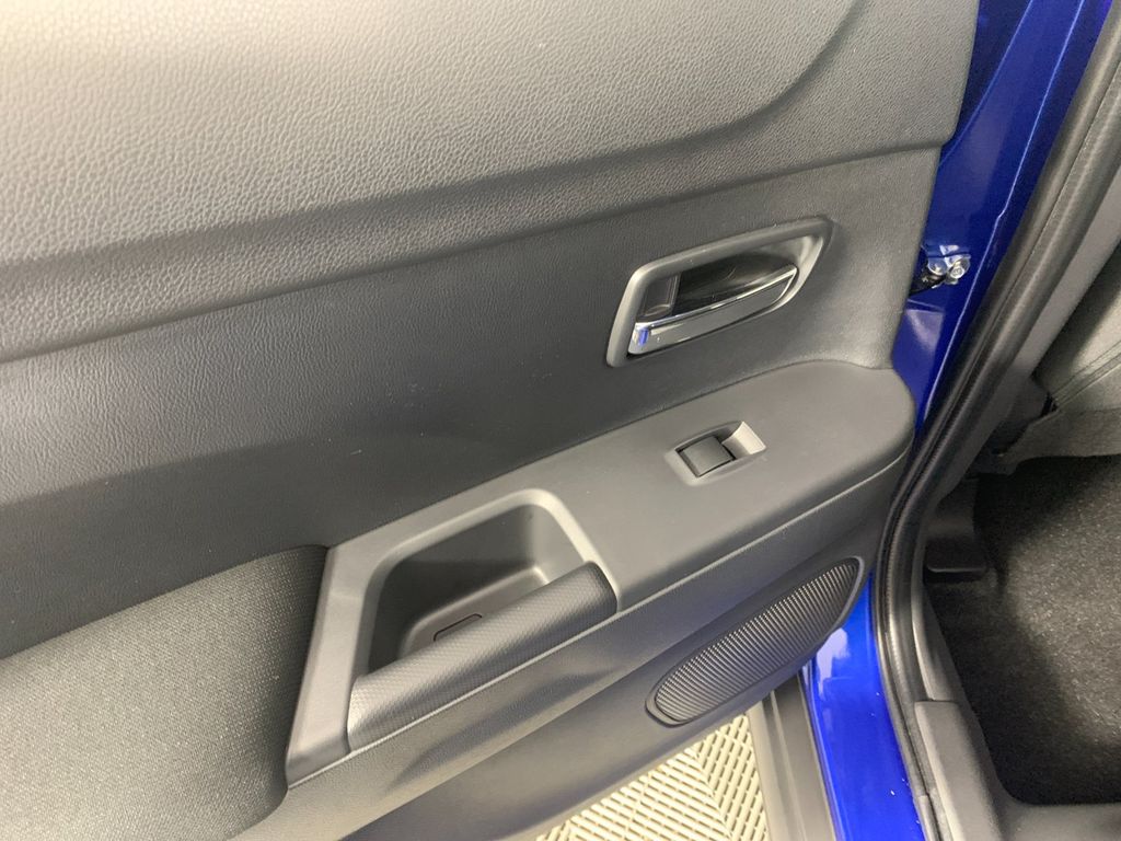 Vehicle photo 29