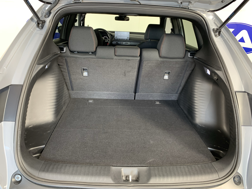 Vehicle photo 33