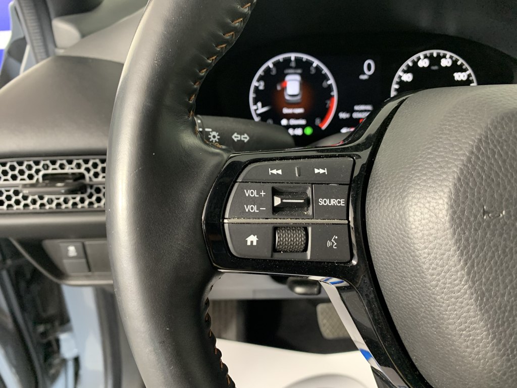 Vehicle photo 18