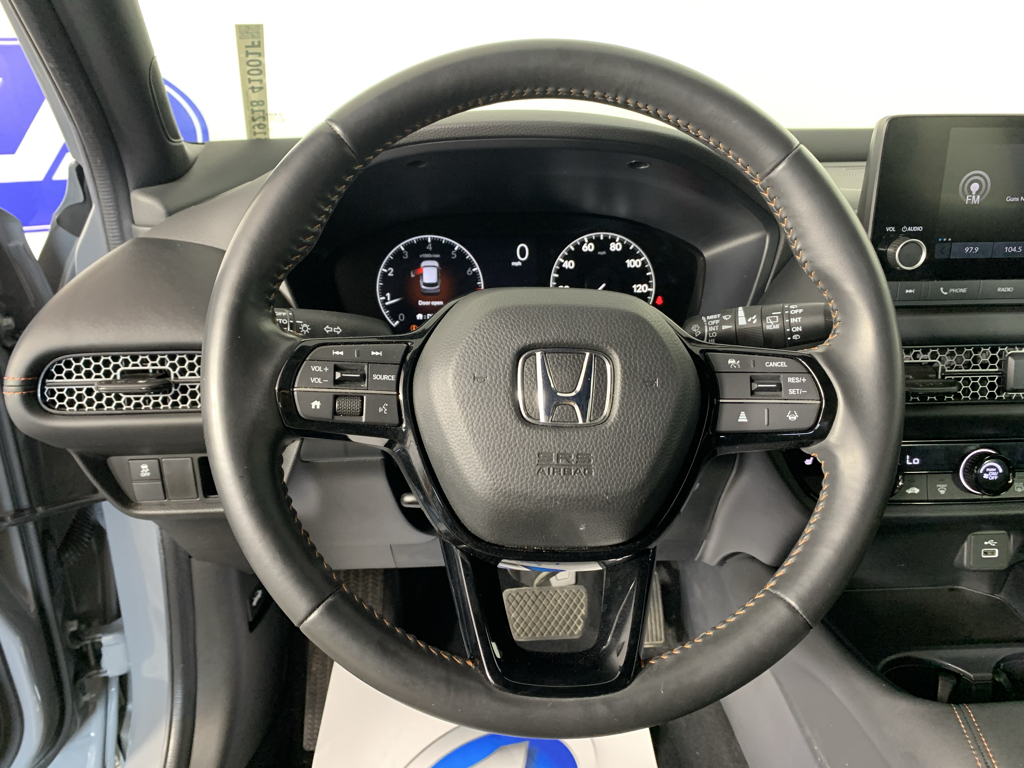 Vehicle photo 21