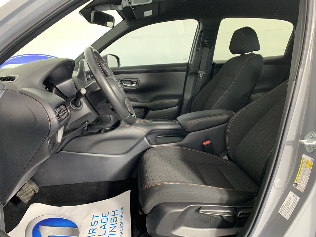 Vehicle photo 15