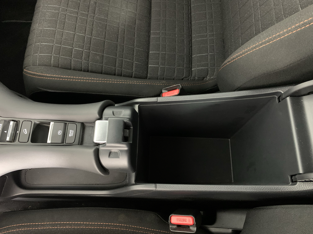 Vehicle photo 28