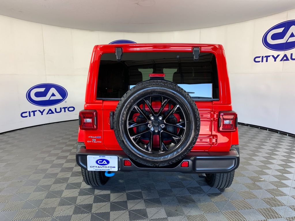 Vehicle photo 4