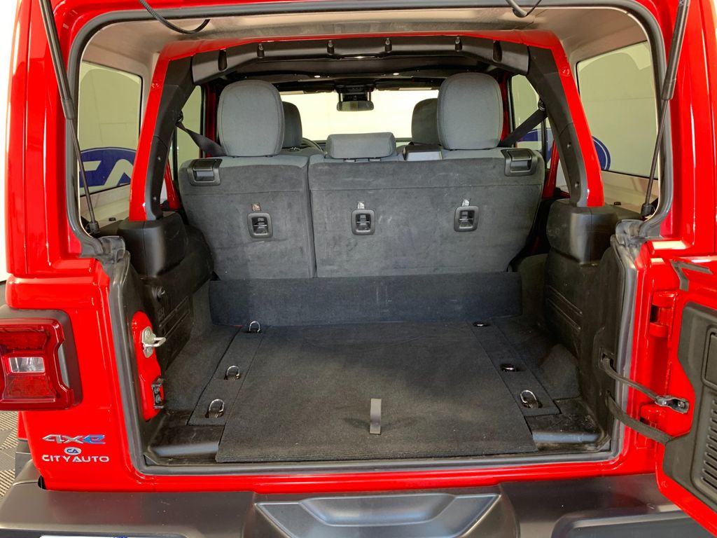 Vehicle photo 34