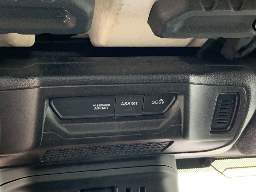 Vehicle photo 27