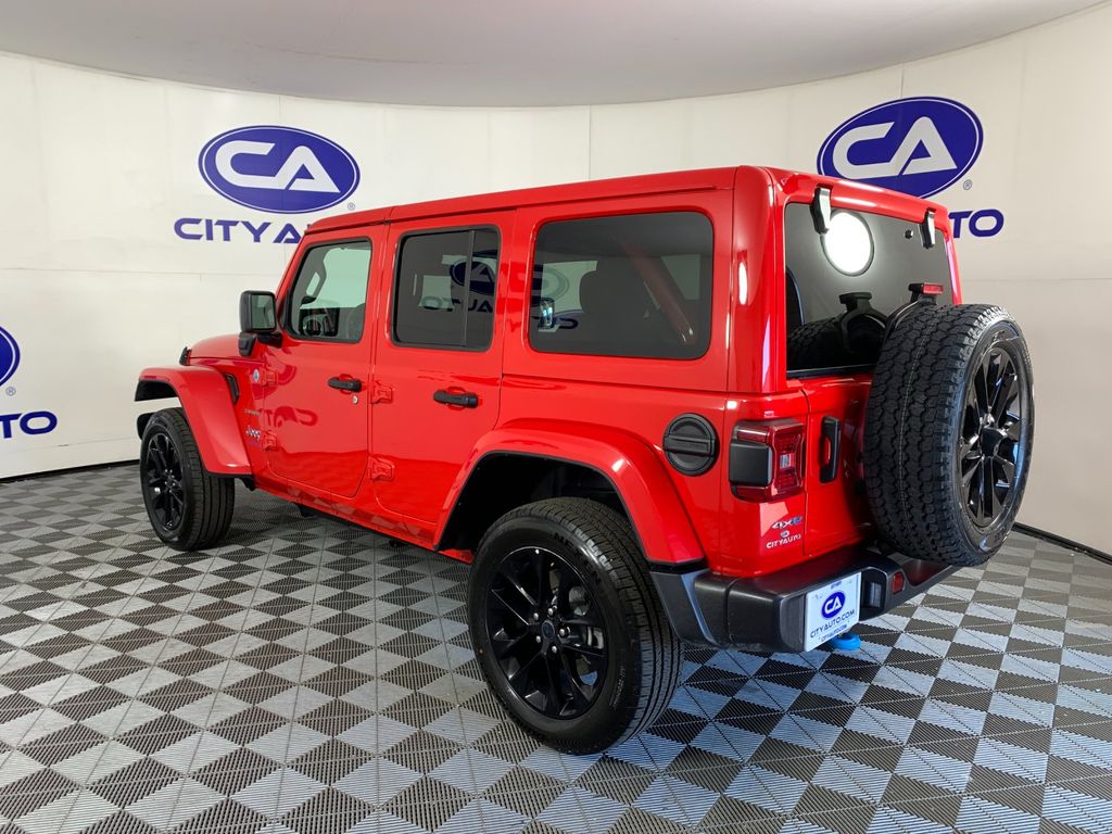Vehicle photo 5