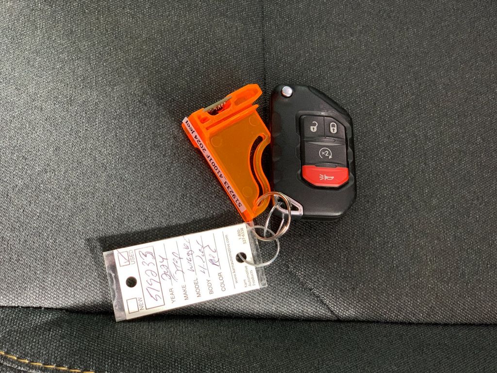 Vehicle photo 41