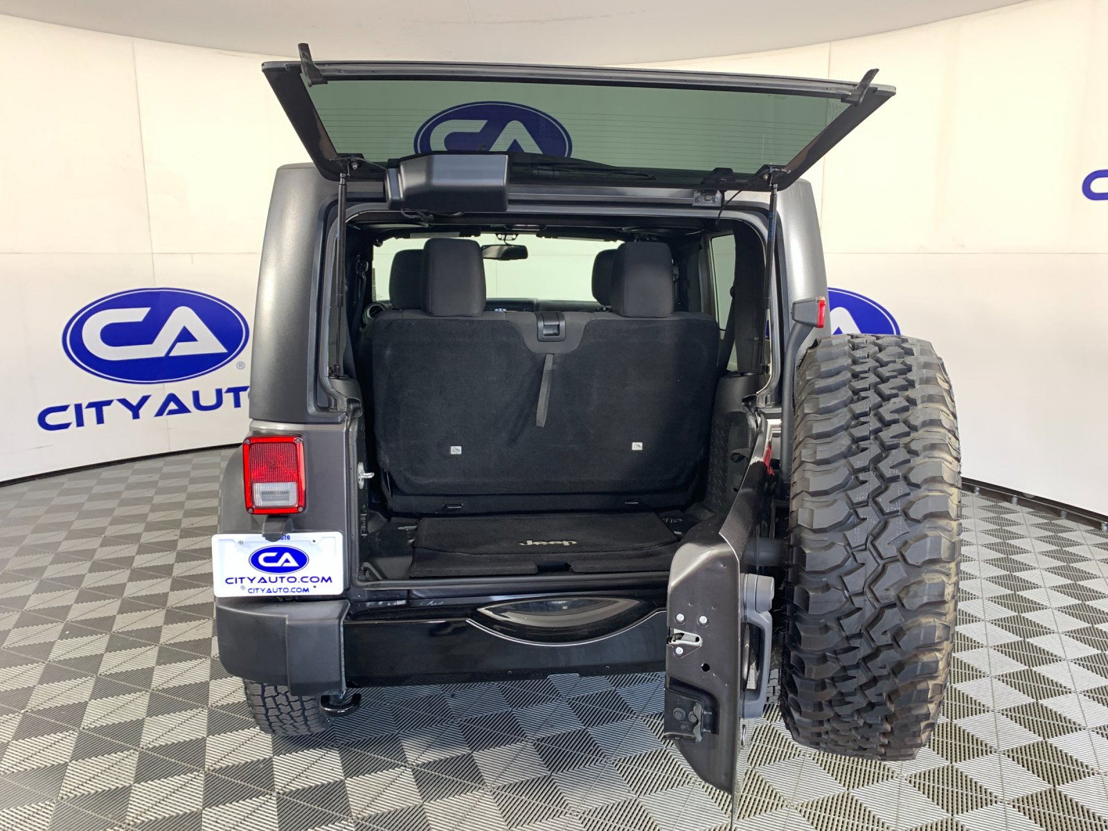 Used 2017 Jeep Wrangler SUV