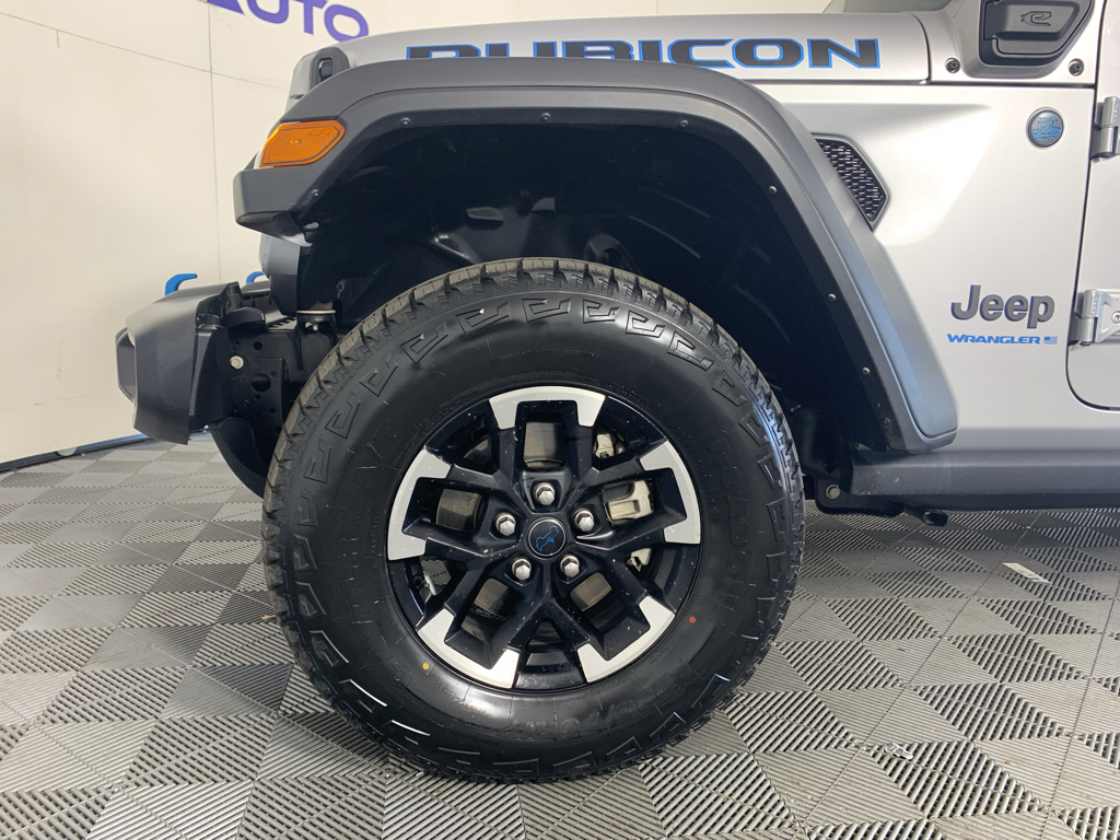 Vehicle photo 11